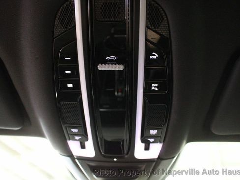 Used 2021 Porsche Cayenne Coupe AWD/4WD image 30