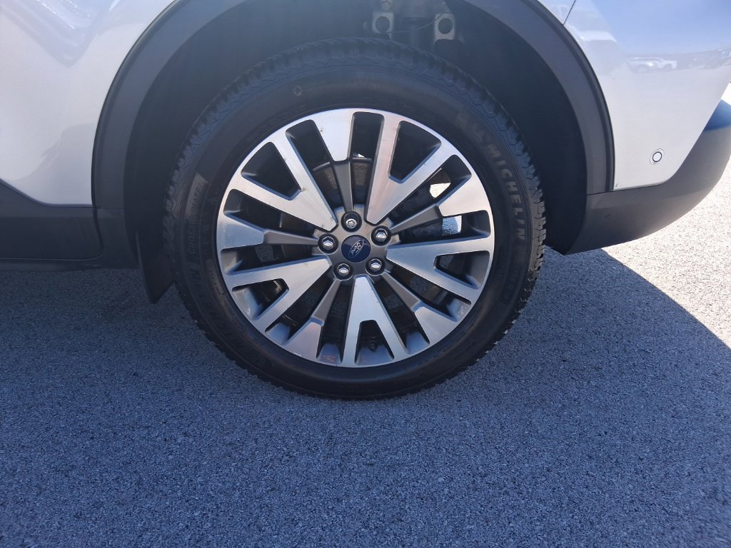 Used 2020 Ford Escape Titanium FWD image 13