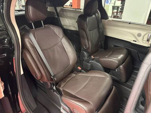 Certified 2023 Toyota Sienna Platinum AWD/4WD image 13