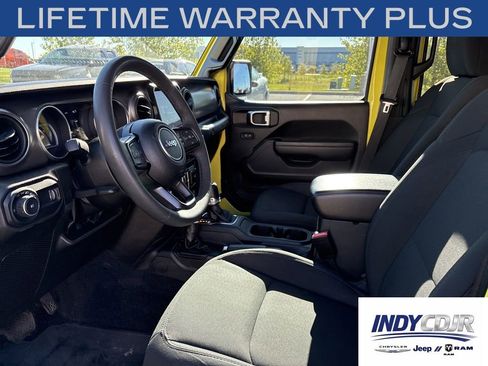 Used 2023 Jeep Wrangler Unlimited Sport AWD/4WD image 7