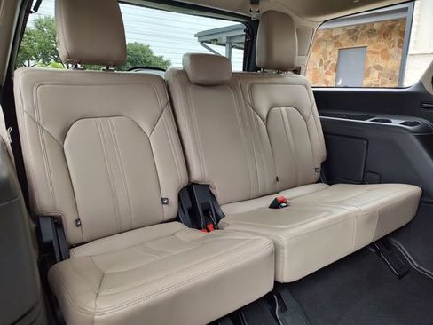 Used 2024 Ford Expedition Limited AWD/4WD image 33