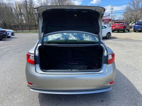 Used 2017 Lexus ES 300h FWD image 28