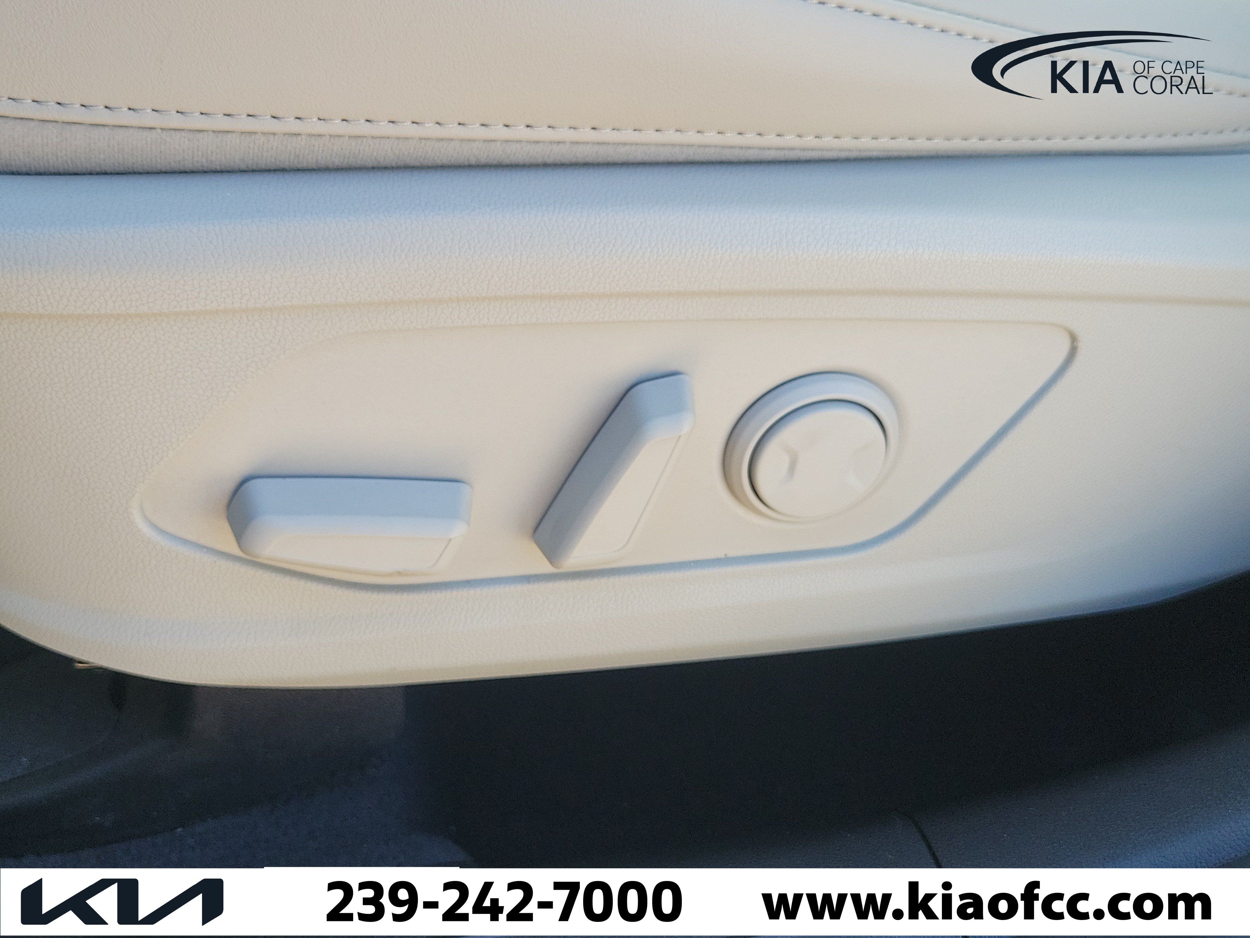 Certified 2023 Kia Sorento SX FWD image 24