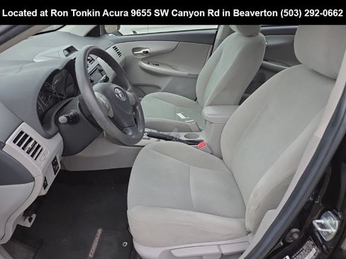 Used 2013 Toyota Corolla LE FWD image 9