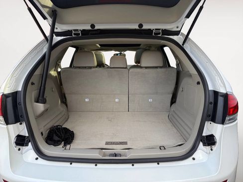 Used 2013 Lincoln MKX AWD image 11