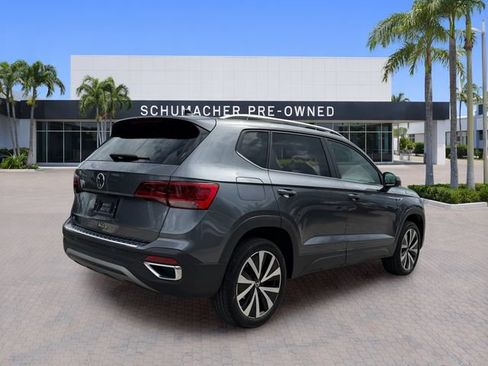 Certified 2024 Volkswagen Taos SE FWD image 7