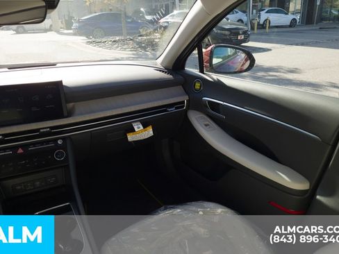 Certified 2025 Hyundai Sonata SEL FWD image 17