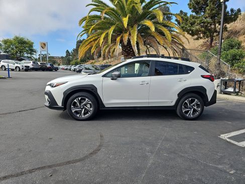 Used 2024 Subaru Crosstrek 2.0i Premium AWD/4WD image 4