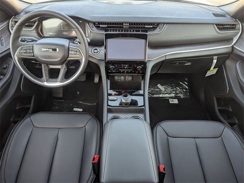 New 2025 Jeep Grand Cherokee Limited image 20