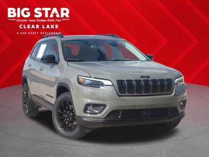 Used 2023 Jeep Cherokee Altitude Lux