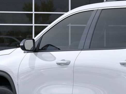 New 2026 Chevrolet Traverse LT w/ LPO, Floor Liner Package image 12