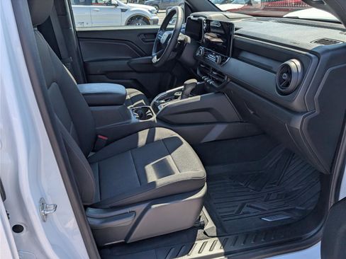 Used 2024 Chevrolet Colorado Trail Boss w/ Technology Package image 10