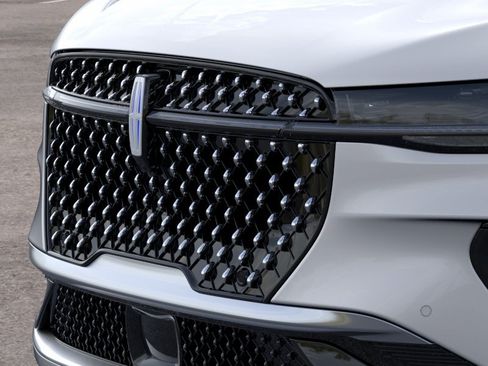 New 2026 Lincoln Nautilus Reserve AWD/4WD image 17