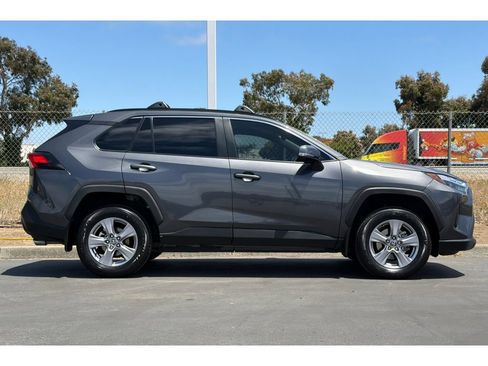 Used 2024 Toyota RAV4 XLE AWD/4WD image 3