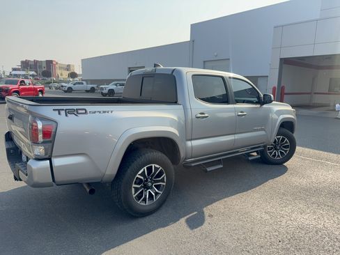 Used 2020 Toyota Tacoma TRD Sport RWD image 4