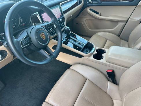 Certified 2023 Porsche Macan w/ Premium Package Plus image 4