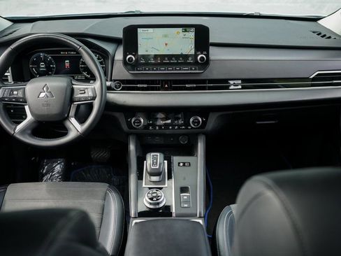 Used 2023 Mitsubishi Outlander LE image 20