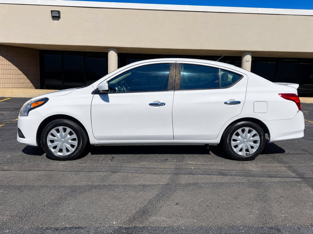 Used 2017 Nissan Versa SV FWD image 2
