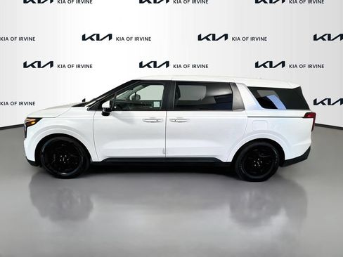 Certified 2025 Kia Carnival FWD image 5