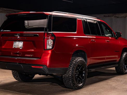 Used 2024 Chevrolet Suburban RST w/ Luxury Package AWD/4WD image 16