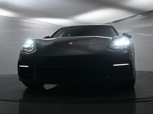 Used 2018 Porsche Panamera 4S image 54