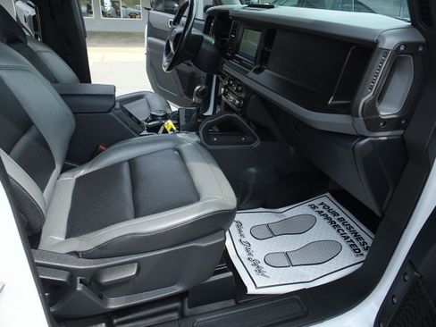 Used 2023 Ford Bronco Big Bend w/ Sasquatch Package AWD/4WD image 14