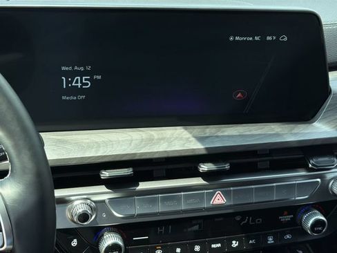 Used 2025 Kia Telluride EX X-Line AWD/4WD image 24
