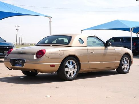 Used 2005 Ford Thunderbird RWD image 3