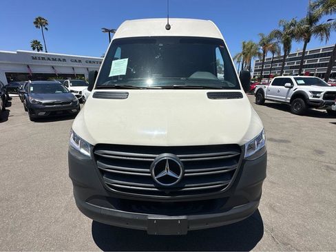 Used 2023 Mercedes-Benz Sprinter 2500 image 2