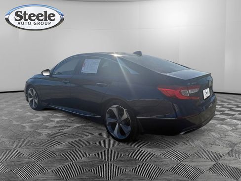 Used 2018 Honda Accord Touring image 3