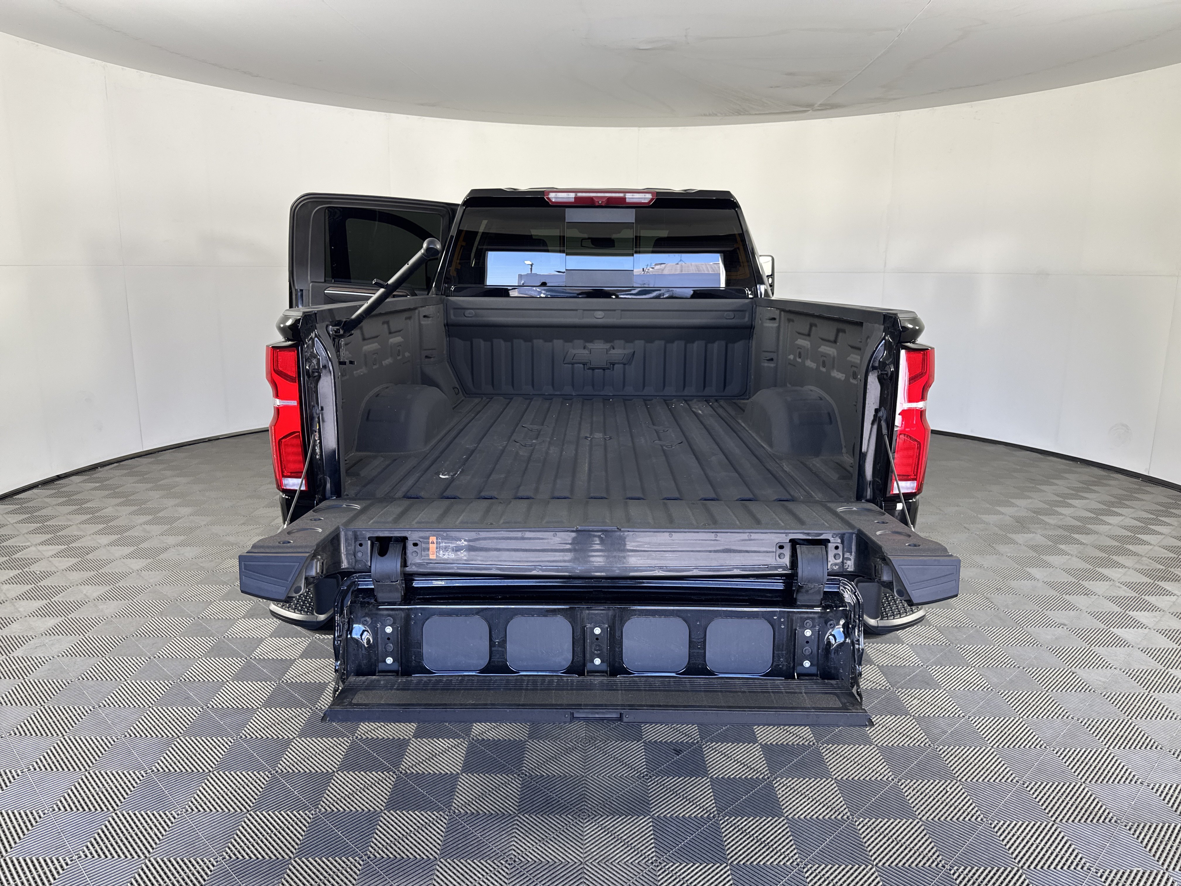 Used 2025 Chevrolet Silverado 2500 LT w/ Trail Boss Package AWD/4WD image 27