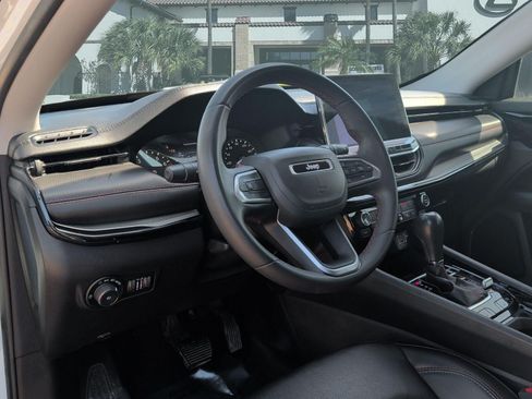 Used 2022 Jeep Compass Trailhawk AWD/4WD image 12