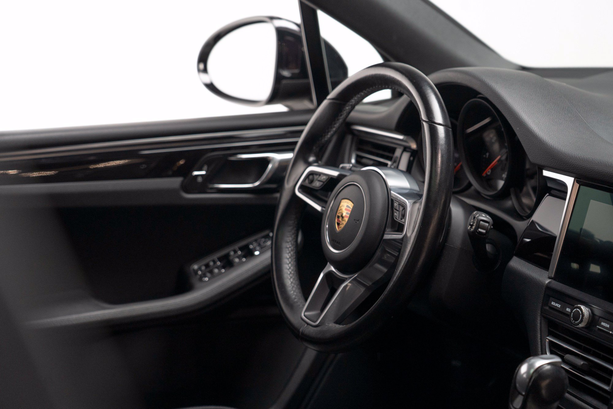 Used 2020 Porsche Macan AWD/4WD image 50