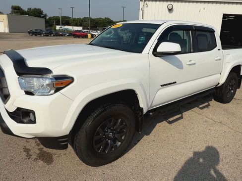 Used 2023 Toyota Tacoma SR image 4