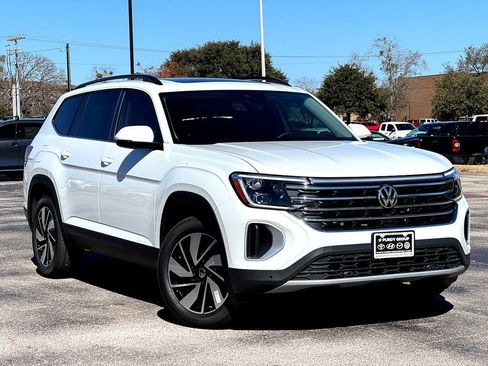New 2026 Volkswagen Atlas SE image 1
