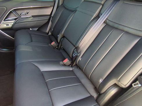 New 2025 Land Rover Range Rover SE image 19