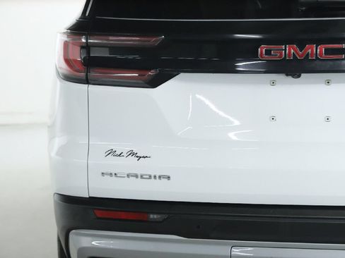 Used 2024 GMC Acadia Elevation FWD image 43