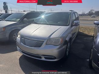 Used 2012 Chrysler Town & Country Touring-L w/ Entertainment Group #2 video 1