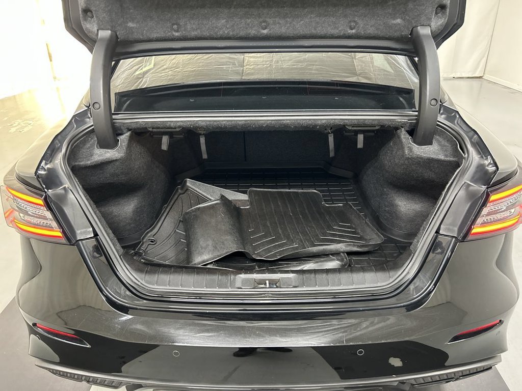 Used 2020 Nissan Maxima SR w/ Sport Mat Group FWD image 23