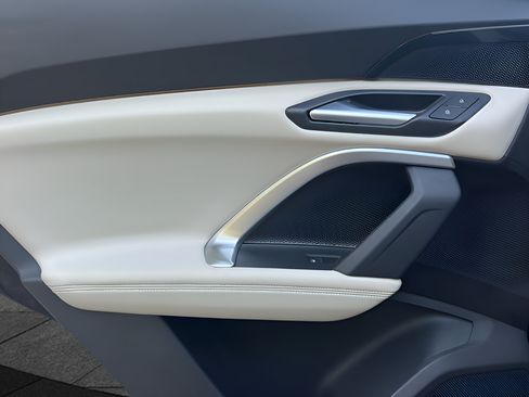 Certified 2025 Audi Q5 Premium AWD/4WD image 38