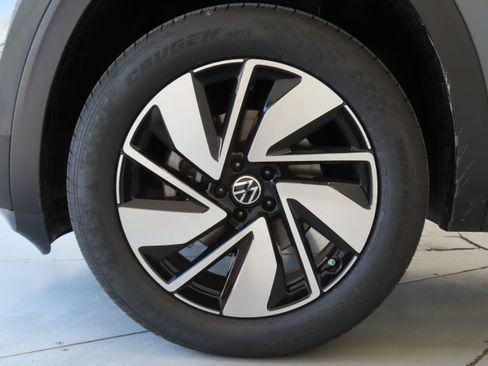 New 2026 Volkswagen Atlas SE image 28