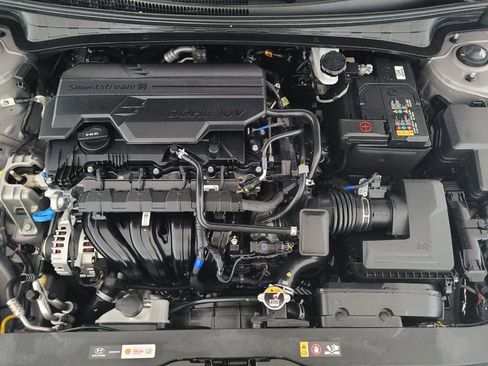Used 2025 Hyundai Elantra Sport FWD image 30