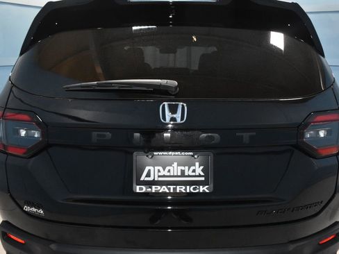 Used 2025 Honda Pilot Black Edition image 31