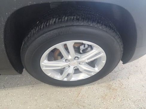 Used 2024 GMC Terrain SLE w/ Driver Convenience Package image 24