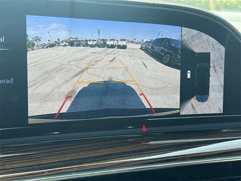 Used 2024 Cadillac Escalade Premium Luxury image 13