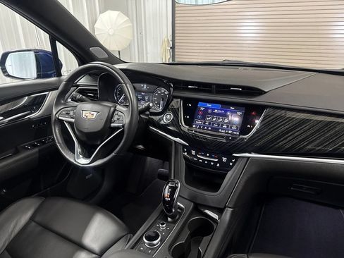 Certified 2025 Cadillac XT6 Premium Luxury FWD image 19