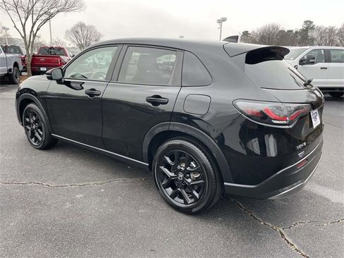 Used 2023 Honda HR-V Sport image 4