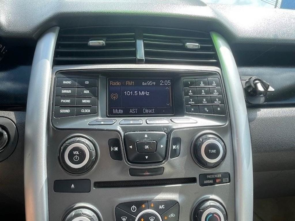 Used 2011 Ford Edge SE w/ 101A Rapid Spec Order Code FWD image 9