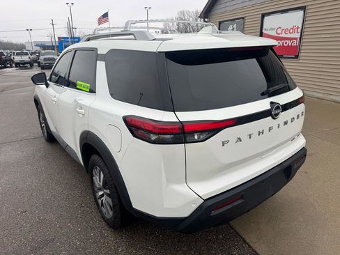 Used 2023 Nissan Pathfinder SL AWD/4WD image 6