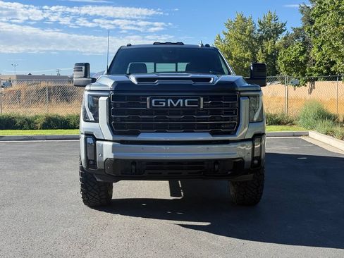 Used 2024 GMC Sierra 2500 AT4 w/ AT4 Premium Plus Package AWD/4WD image 5